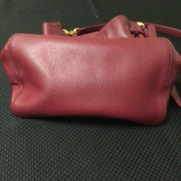 Tory Burch “Thea” all-leather bucket bag ♥️ - Picture 2 of 3